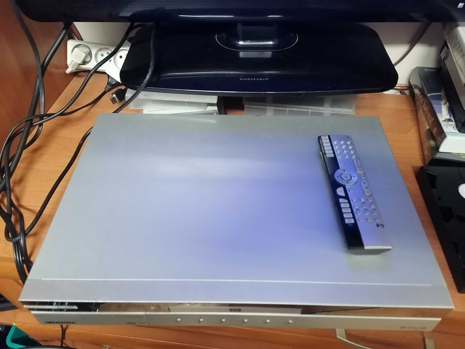 Nagrywarka Medion MD 41283 HDD 80 GB ,  pilot