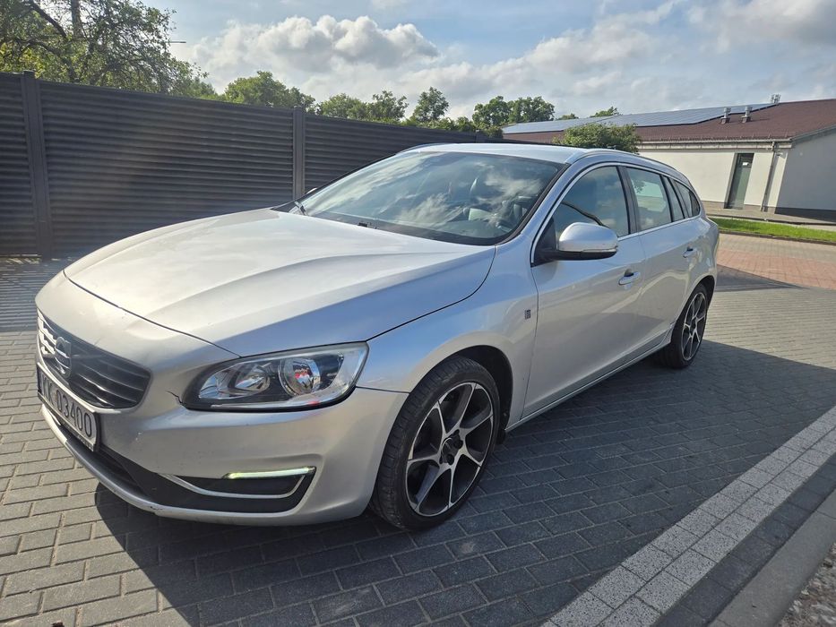 Volvo V60 Przegląd I ubezpieczenie na Rok.