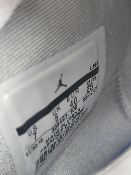 Jordan 4 koloru białego