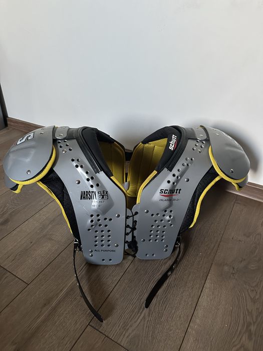 Pad futbolowy Schutt Varsity Flex 2.0 All Purpose - Rozmiar 2XL (20-21")