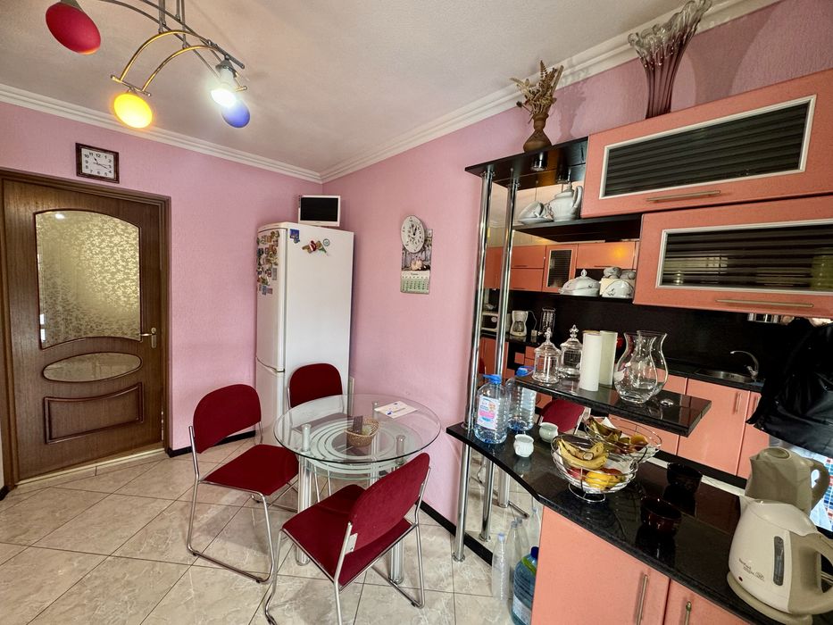 Будинок, 4- кімн, вул. Заставнянська (р-н Фільмобази)