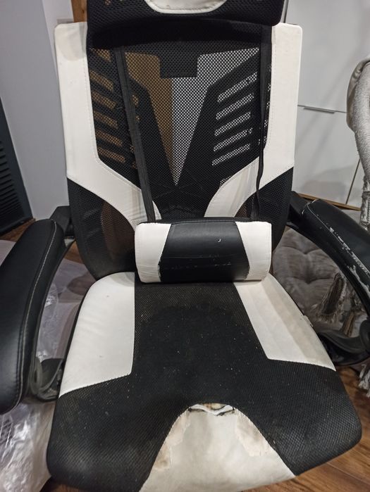 Fotel gamingowy HUZARO