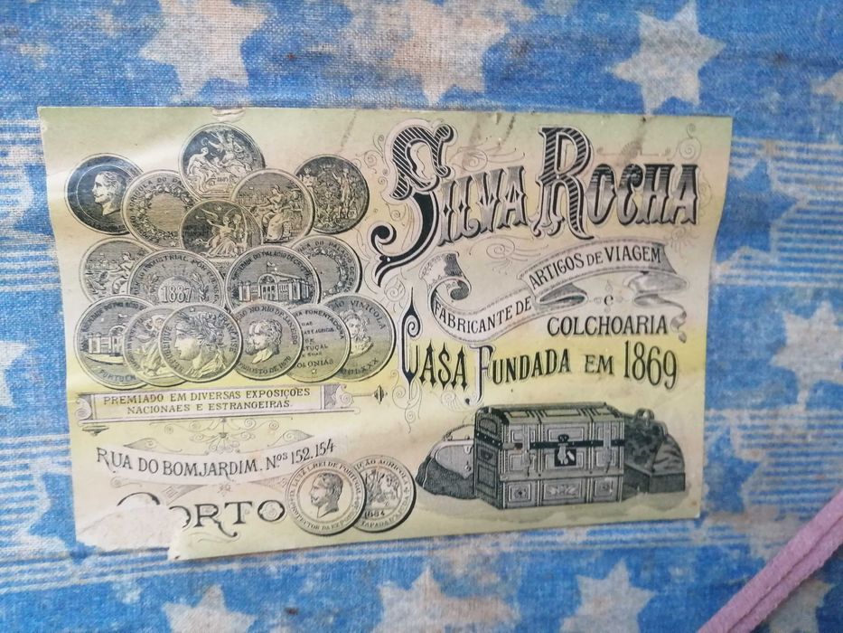 baú em madeira medieval