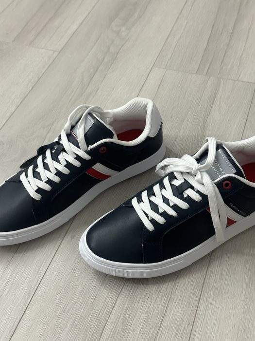 Шкіряні кросівкі Tommy Hilfiger 42 розмір (28см)