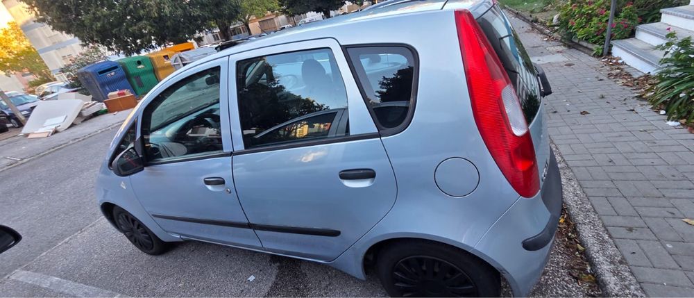 Vende-se Mitsubishi Colt 1.1 (2005) - Super Económico