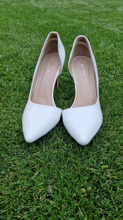Białe szpilki Vices nowe r.37