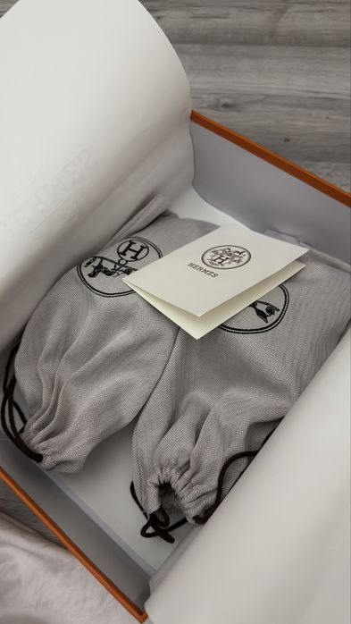 chinelas chypre hermès