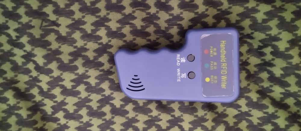 Дубликатом домофоных ключей 125 кГц