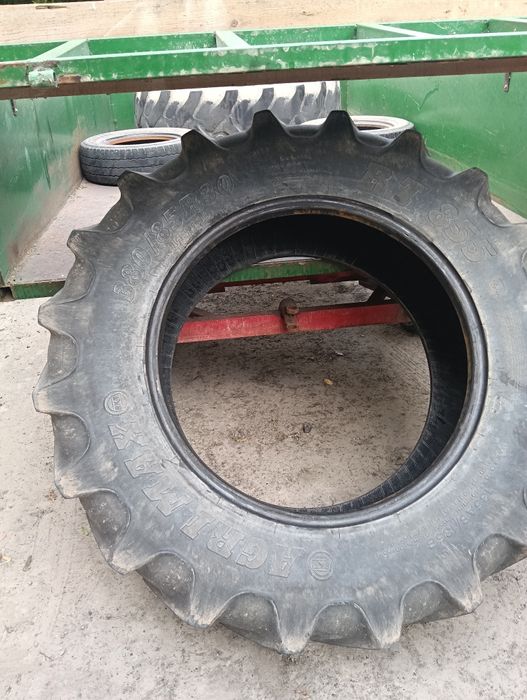 Opony 380 85 R 30