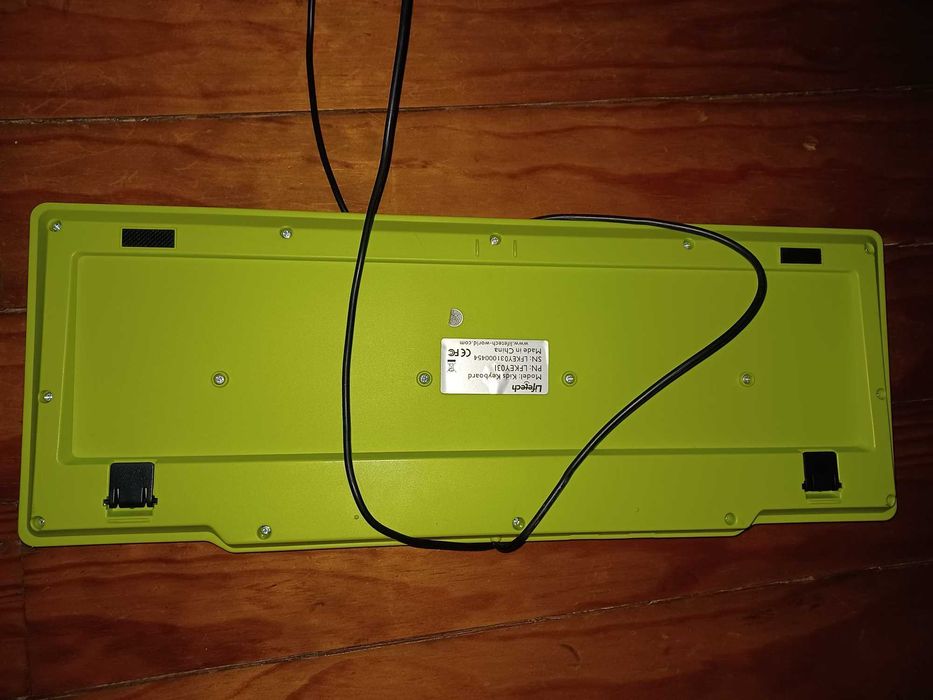 Teclados infantil e clássico computador