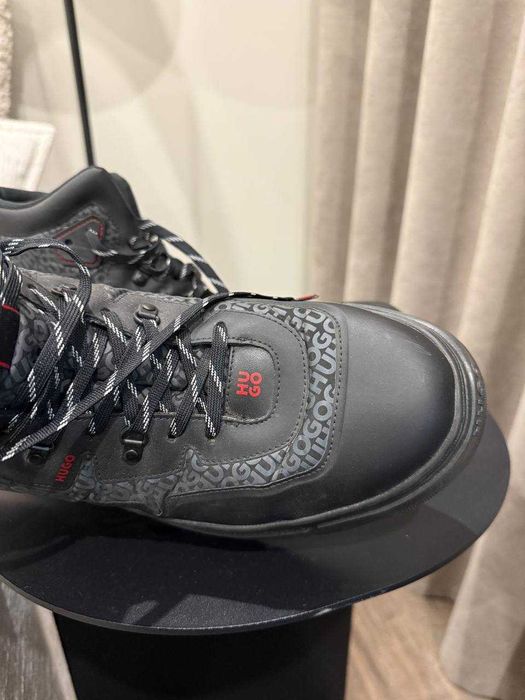 Чоловічі Hugo боти.