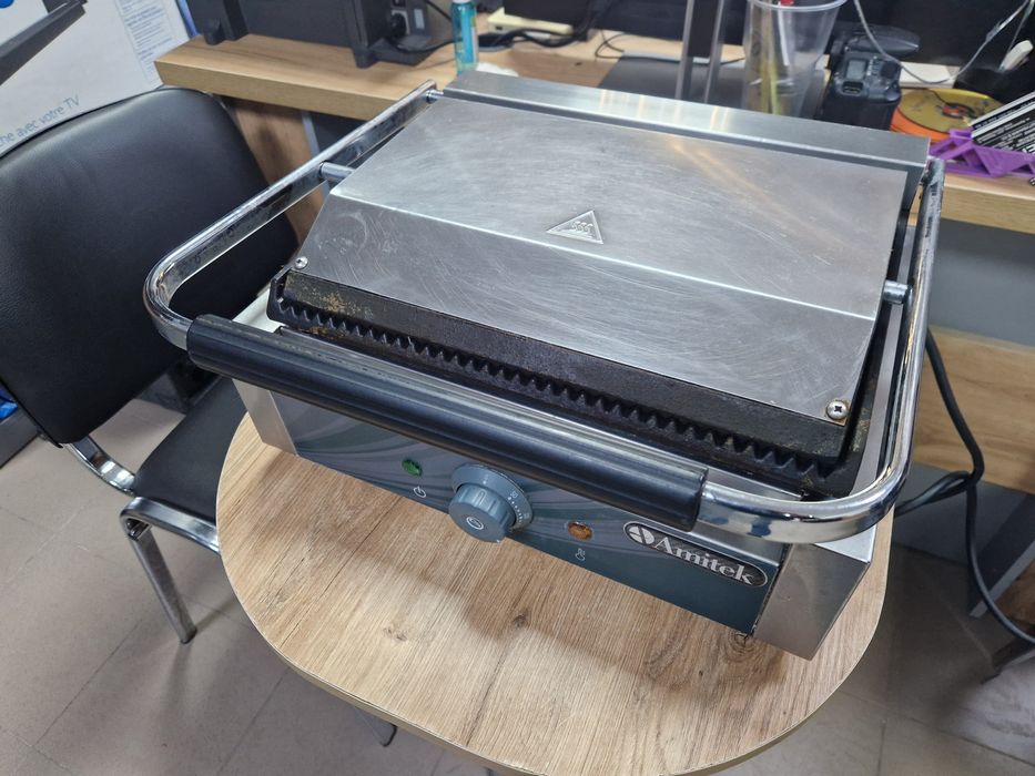 Гриль прижимний Amitek