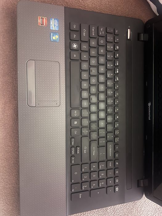 Laptop Packard bell model P7YSO