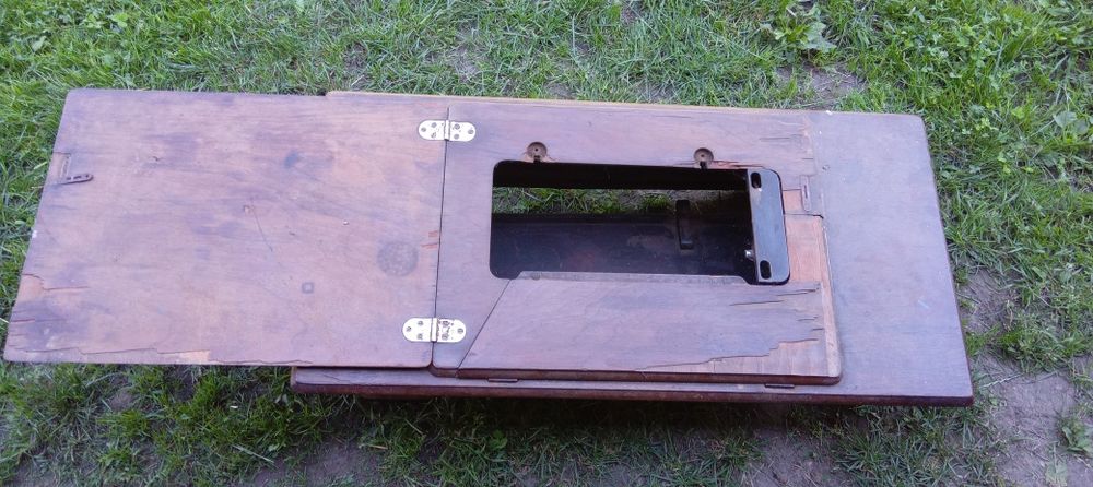 Столешниця від швейної машинки SINGER Ножний привод.