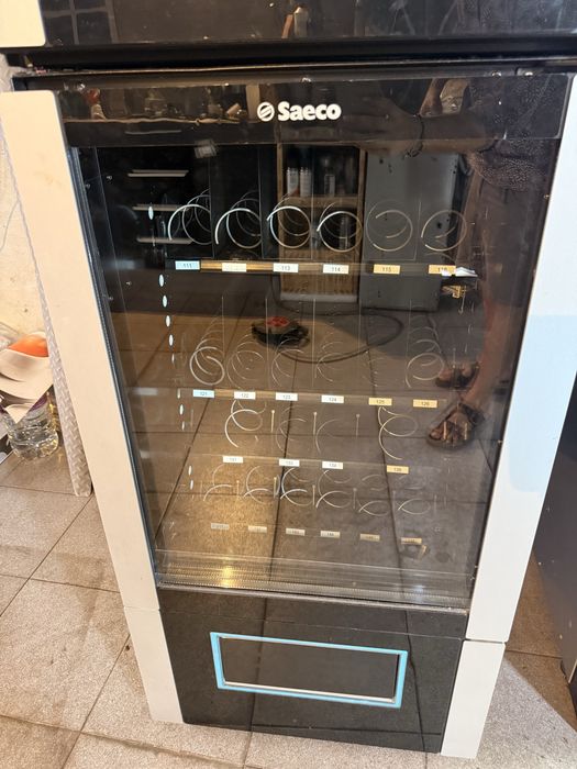 Maquina  vending cafè e snacks SAECO touch