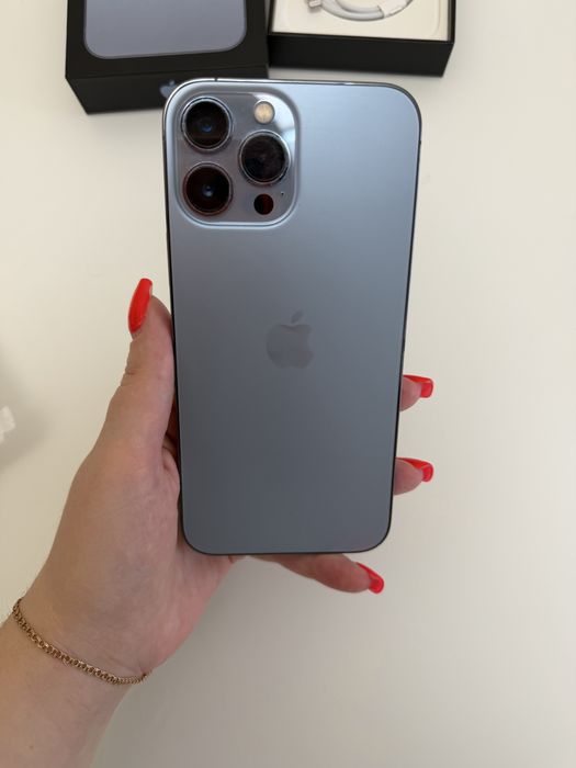 Продам iPhone 13 Pro Max/256 ГБ у кольорі Sierra Blue