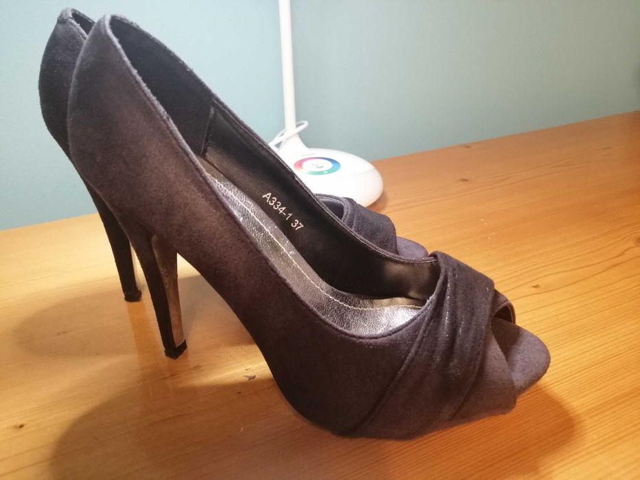 Szpilki roz. 37 czarne