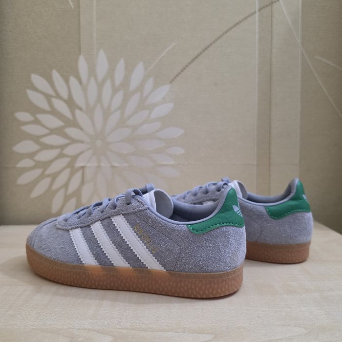 Дитячі кросівки Adidas Gazelle оригінал розмір 30