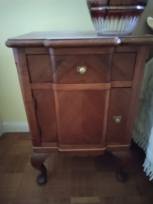 2 mesinhas de cabeceira, o conjunto, em bom estado