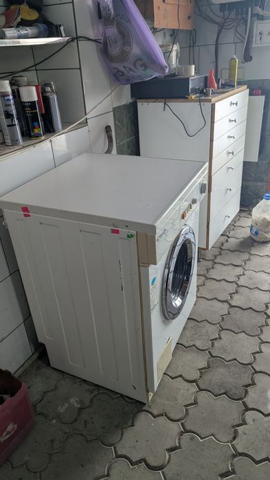 продаеться пральна машина MieleMiele