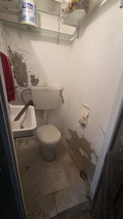 Armazém / estúdio / arrecadação