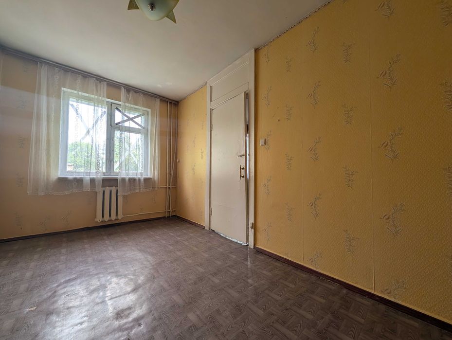 2 кімнатна квартира біля центру 3 поверх утеплений будинок RD