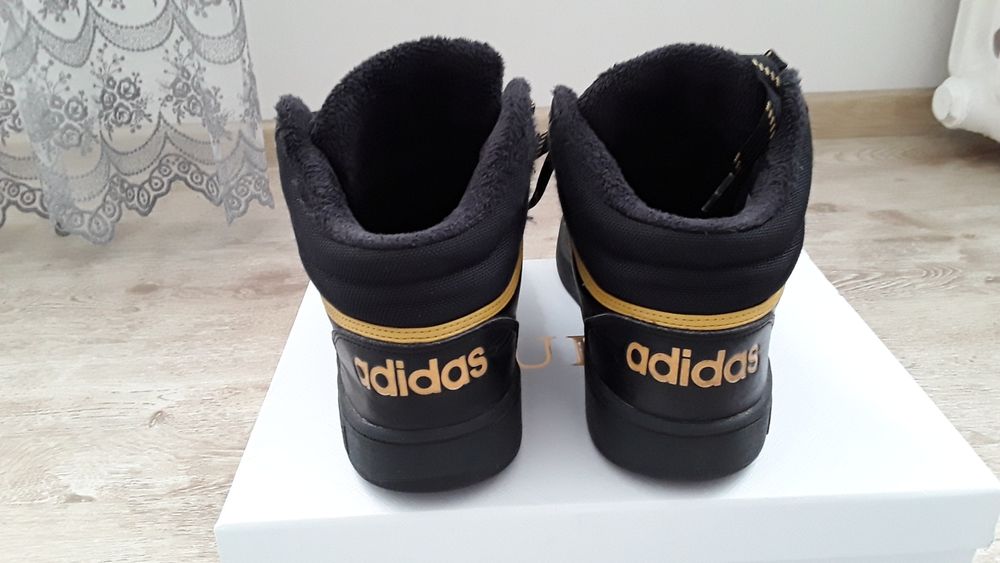 Buty Adidas Hoops mid. 3.0 r. 40