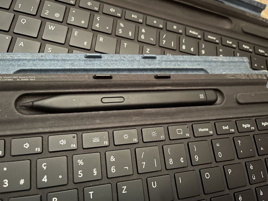 Продам стілус Microsoft Surface Slim Pen 2