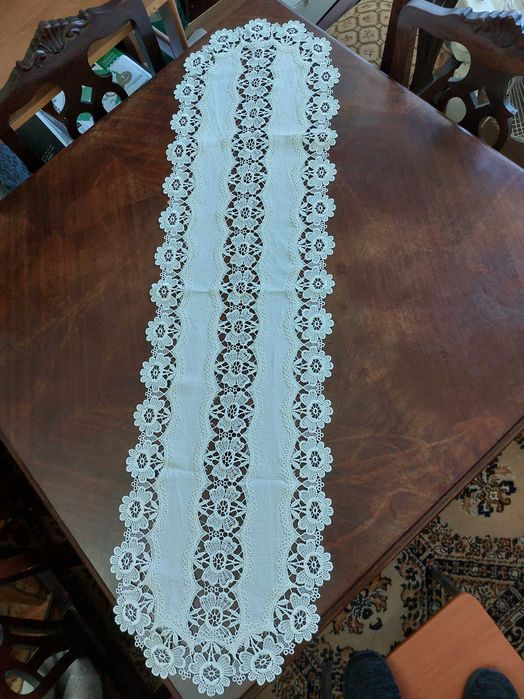 Conjunto 3 centros de mesa feitos à mão em renda e linho, lindíssimo!