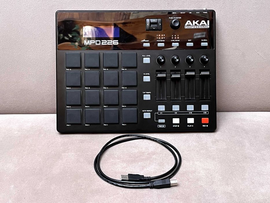 AKAI MPD226 kontroler MIDI pady do Abletona / samplingu