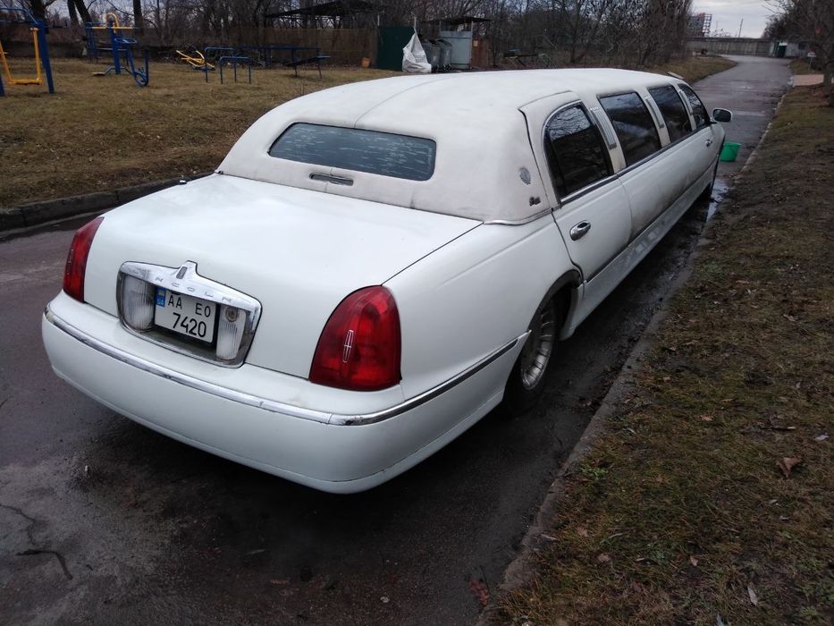 Lincoln Town Car