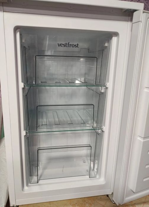 Продам морозильну камеру