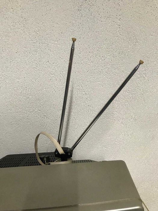 TELEVISÃO DE 15" marca SAVANA