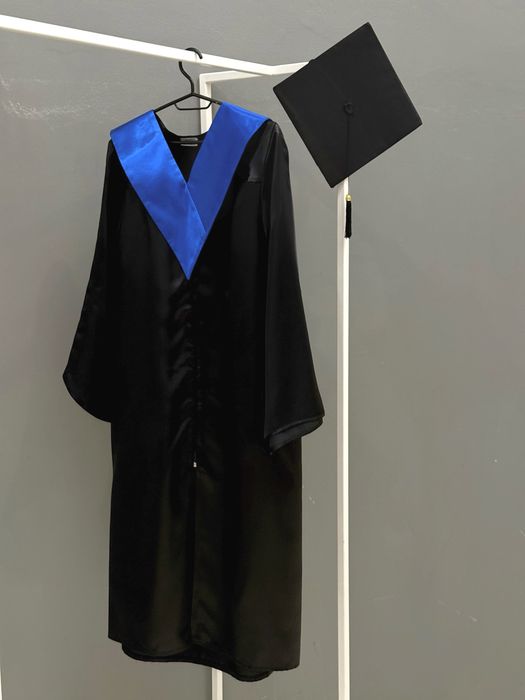 Мантія магістра, бакалавра.