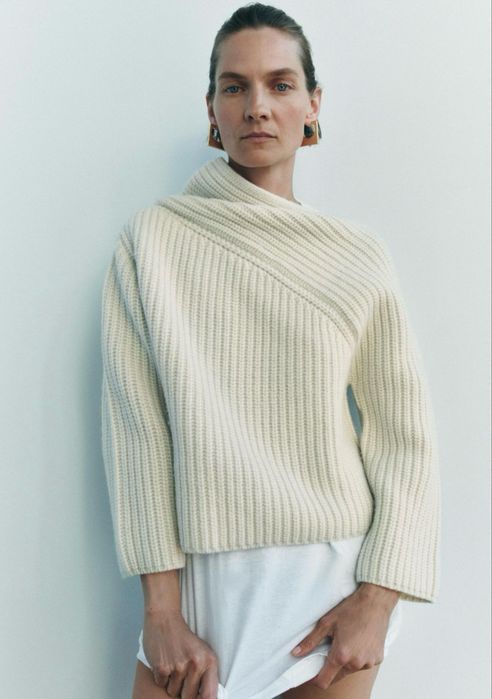 Sweter kremowy Zara wełniany rozmiar S wełna