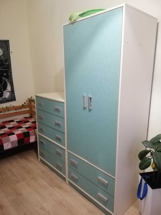 Комплект мебели в детскую