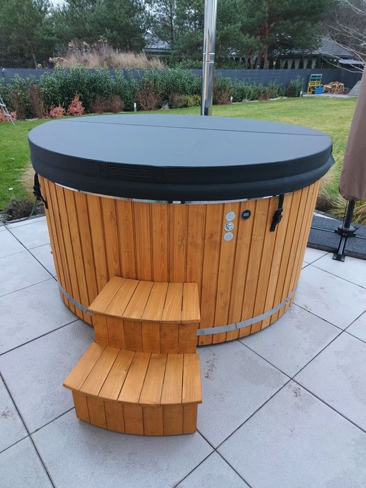 Balia ogrodowa z hydromasażem