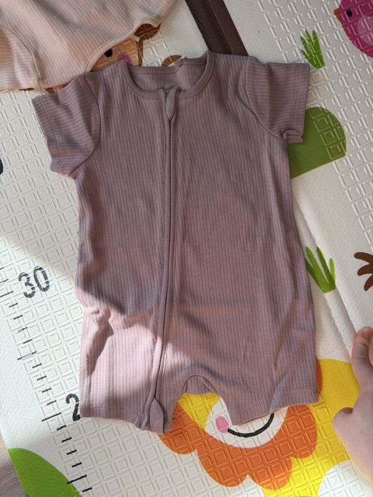 Next, пісочники, 68 розмір, ромпери на короткий рукав, чоловічки