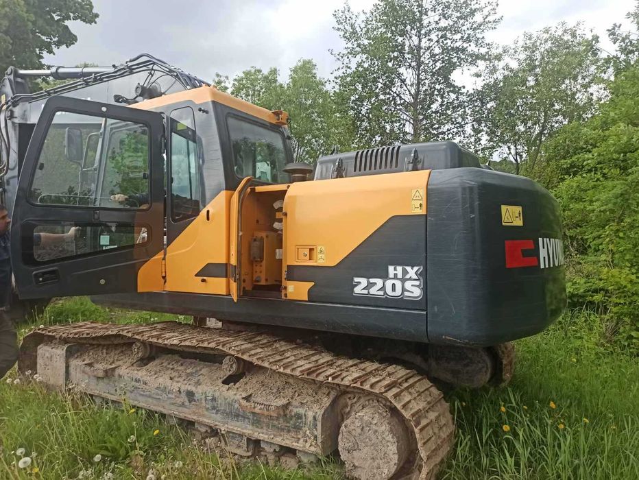 Екскаватор Hyundai HX220S