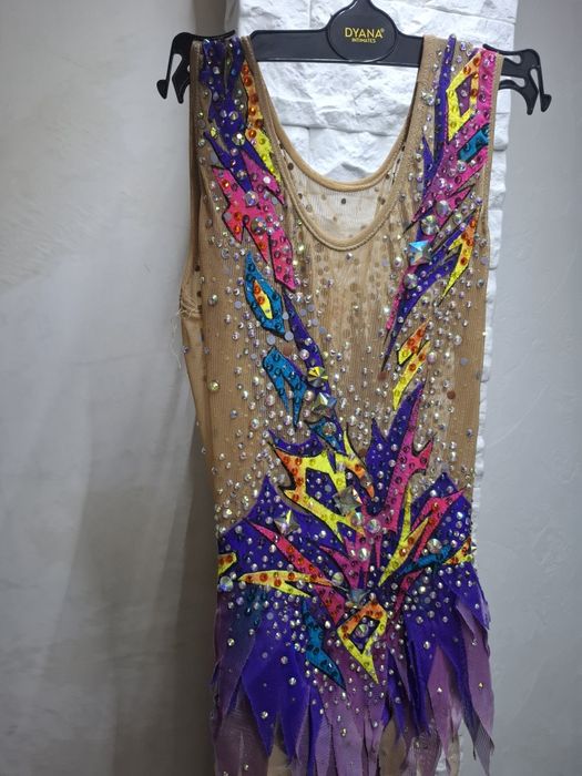 Продам купальник для художественной гимнастики