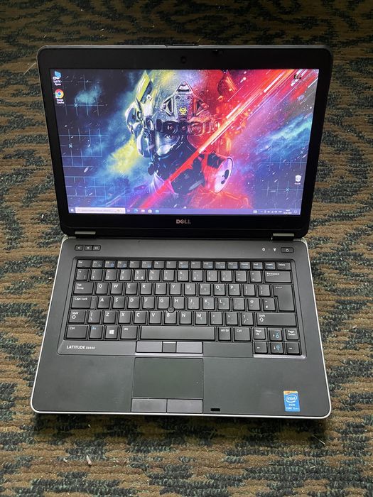 Ігровий ноутбук Dell і5-4300 8 ггб озу 500 ггб памʼяті в хороший стан