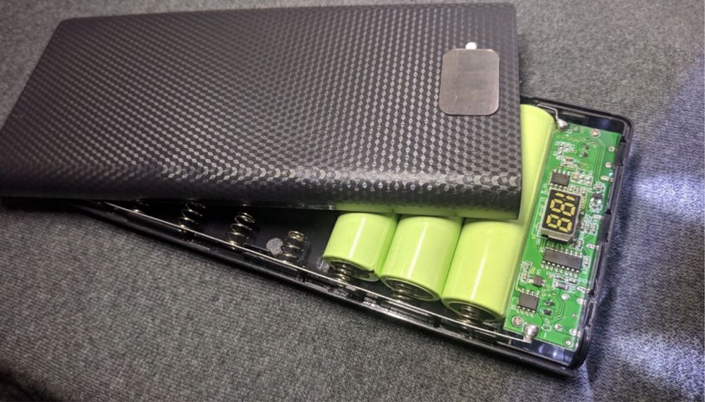 Корпус ПОВЕРБАНК с дисплеем 8°18650