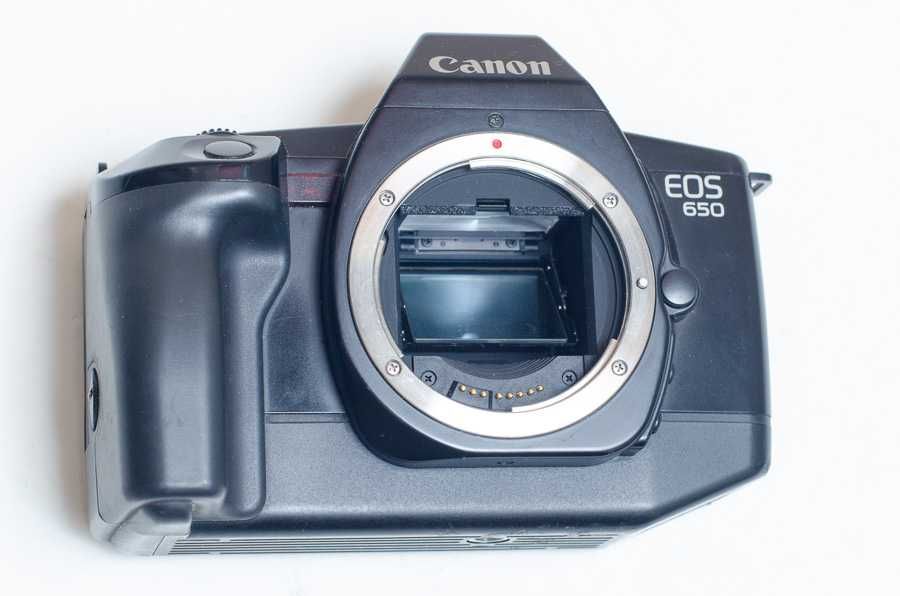 Плівковий фотоапарат-дзеркалка Canon EOS 650, робочий