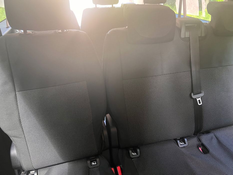 Wynajem busa z dodatkowym wyposażeniem