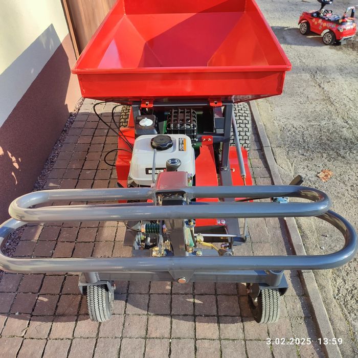 Rozsiewacz do piasku nawozów spalinowy siewnik  Eco 300