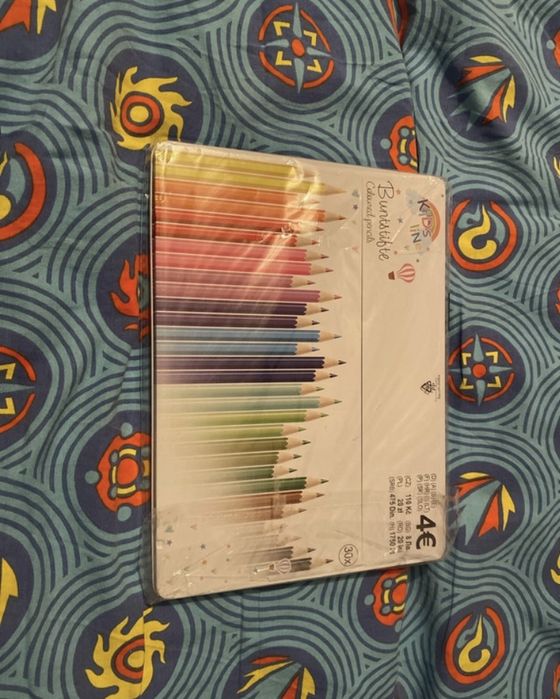 Nowe kredki zapakowane