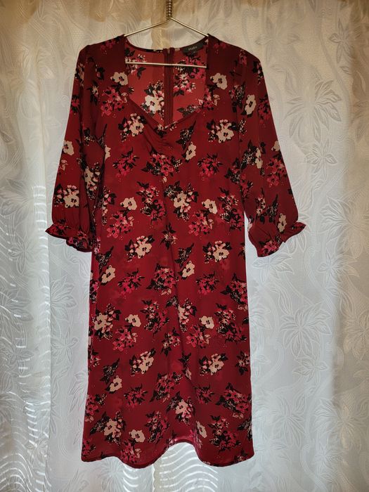 Продам женские платья