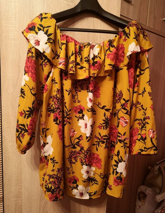 Śliczna bluzka hiszpanka w kwiaty rozmiar 50