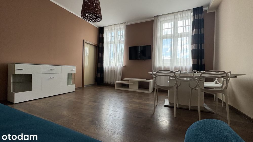 Przestronne mieszkanie w kamienicy z balkonem