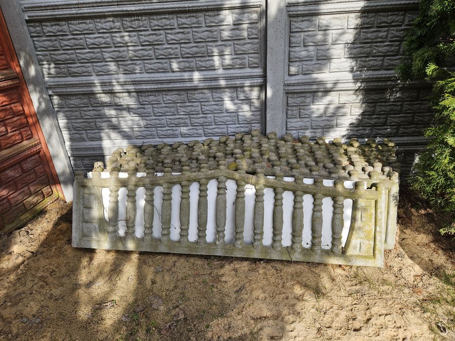 Płot betonowy słupki